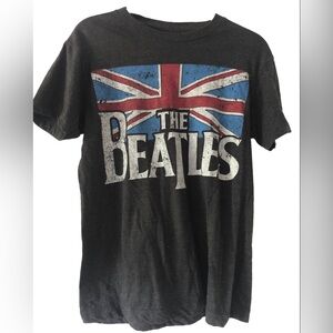Beatles Brand T-Shirt with British flag men’s sz medium great pre-own condition